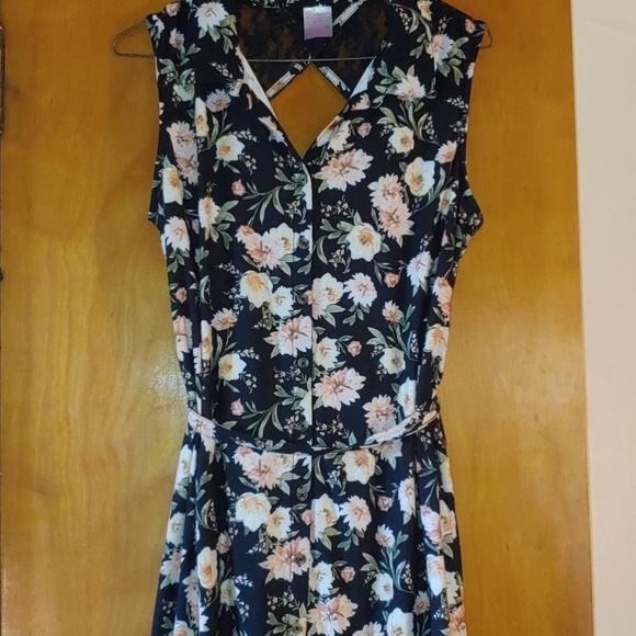 NOBO Dresses & Skirts - Ladies flower dress